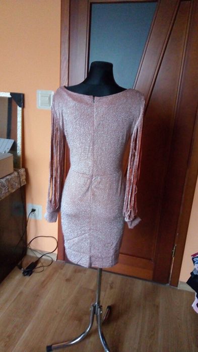 Sukienka blyszczaca (nowa)