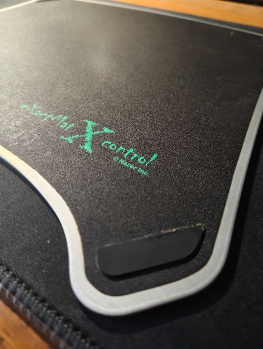 Ігровий килимок Razer eXactMat (з алюмінію)
