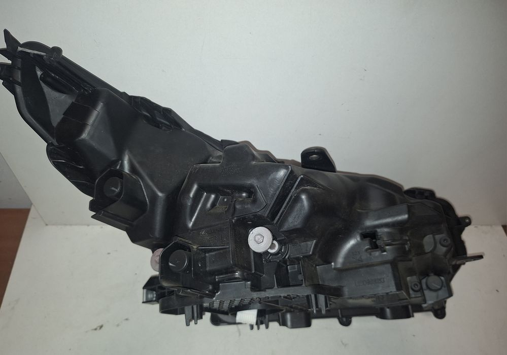 Farol esquerdo Lexus Nx