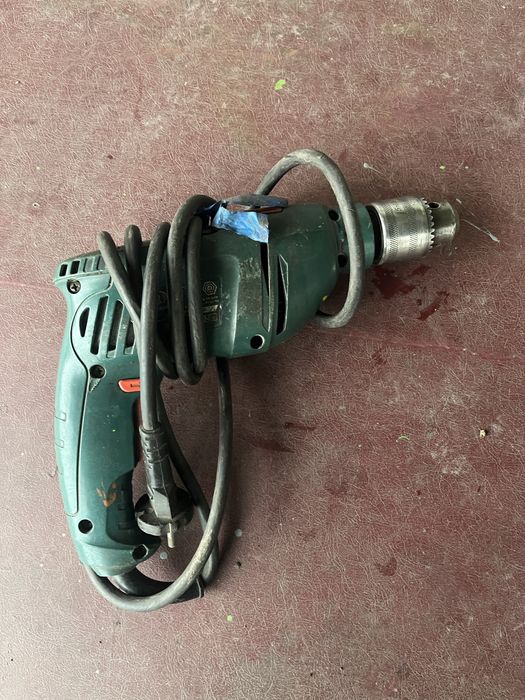 Дрель электрическая DWT