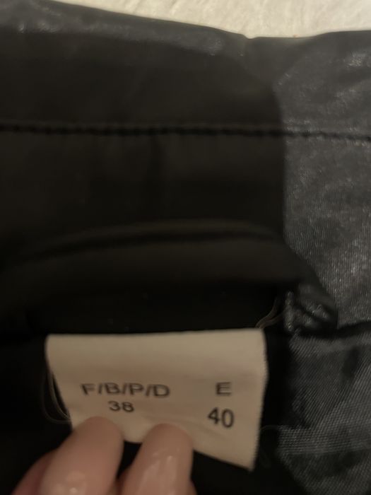 czarny płaszcz rozmiar 38