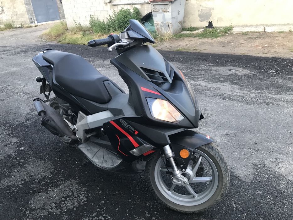 Скутер Derbi gp1