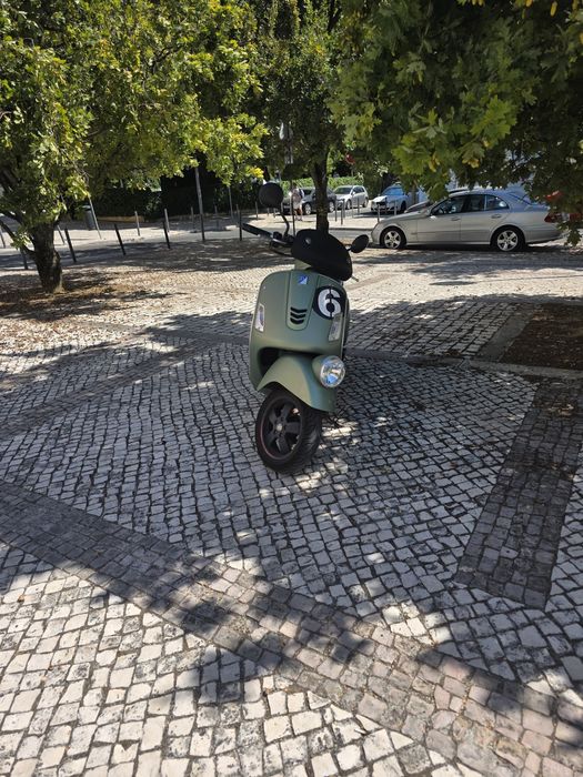 Vespa sei giorni