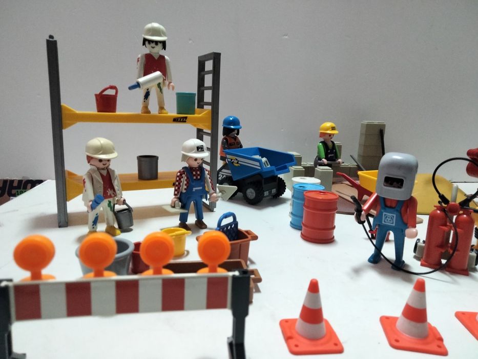 Playmobil ekipy budowlane w akcji