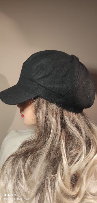 Czapka,kaszkiet z daszkiem na podszewce.Obwód