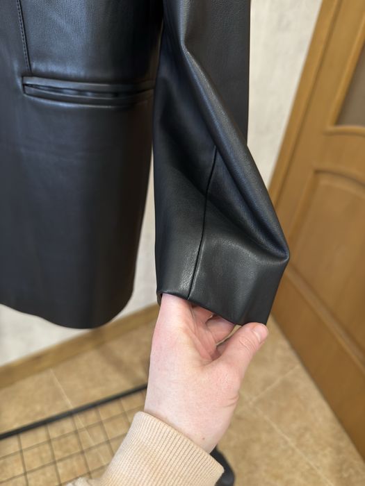 Піджак з еко-шкіри