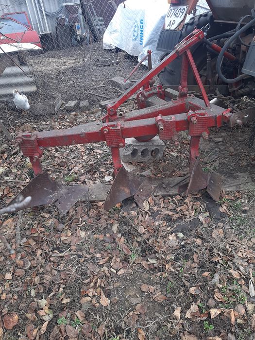 Трактор плуг прицеп