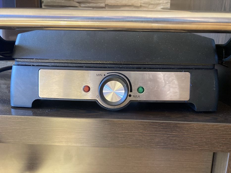 Gril elektryczny Tristar  PD 9010