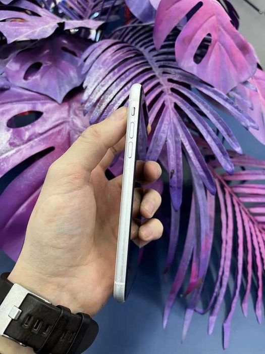 iPhone XR White 100% батарея. Neverlock