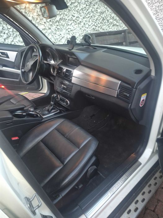 Samochód Mercedes Glk