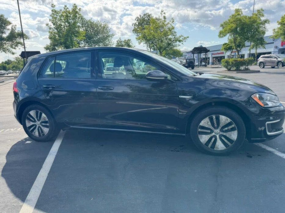 Volkswagen e-Golf SEL Premium      2016