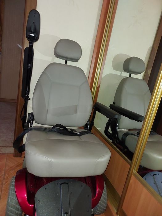 Инвалидная коляска с электроприводом