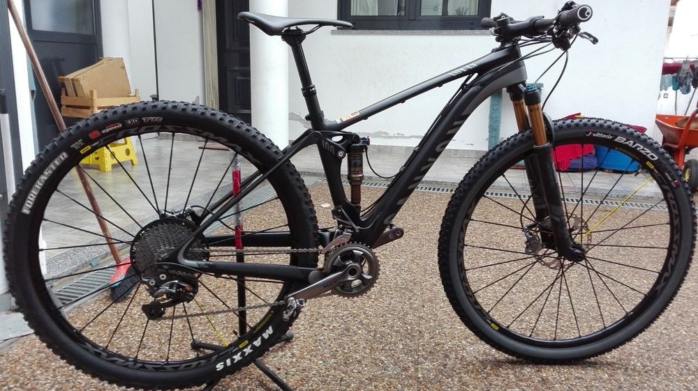 Canyon Lux CF full xtr e Fox Kashima