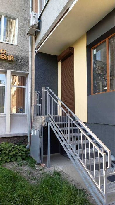 Продаж торгово-офісного  приміщення в центрі міста