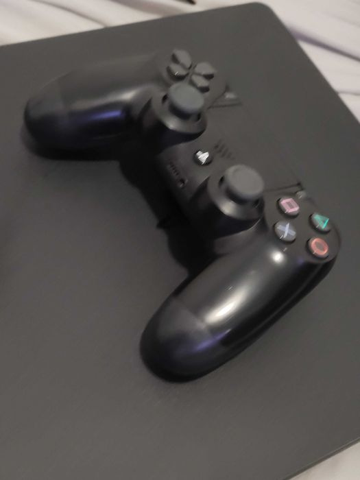 PLayStation 4 semi novo