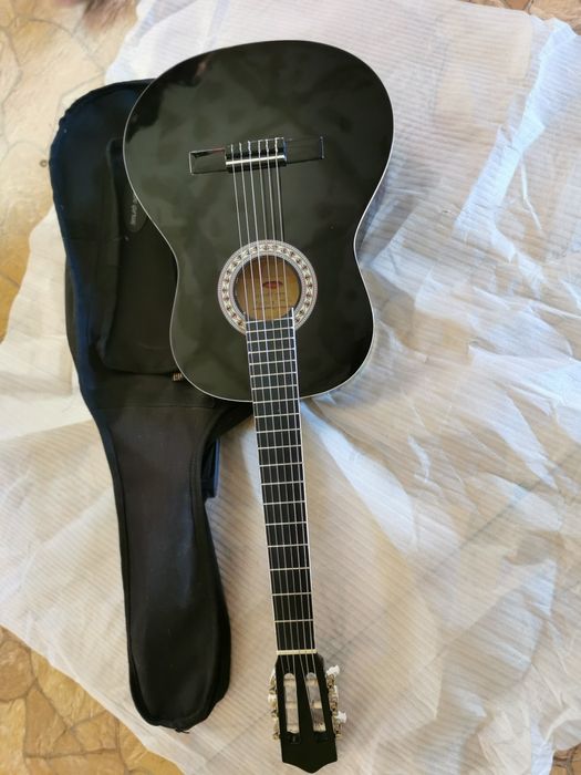 Gitara z pokrowcem NOWA