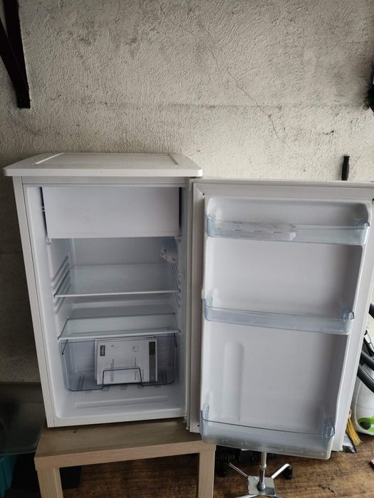 Lodówka AMICA mała