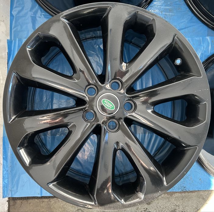 108 Felgi Aluminiowe Oryginał LAND ROVER R 20 5x120 Bardzo Ładne Czarn