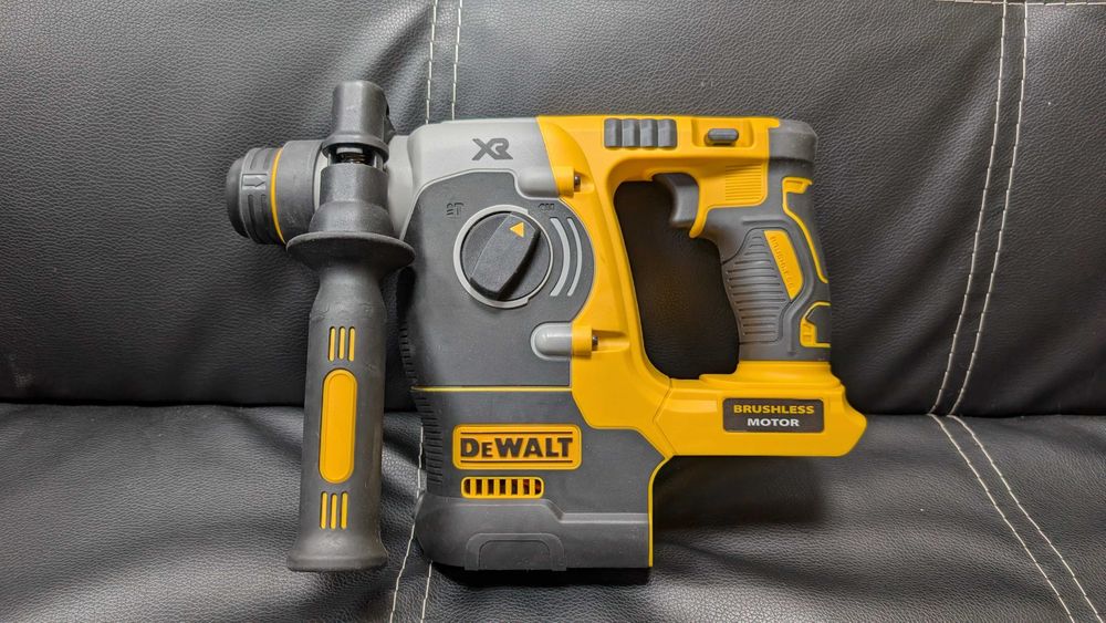 Перфоратор акумуляторний безщітковий DeWALT DCH273