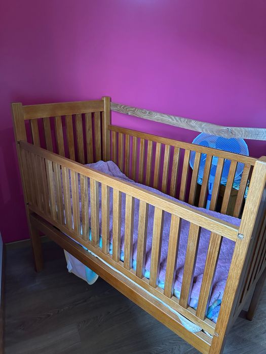 Berço para bebé em madeira