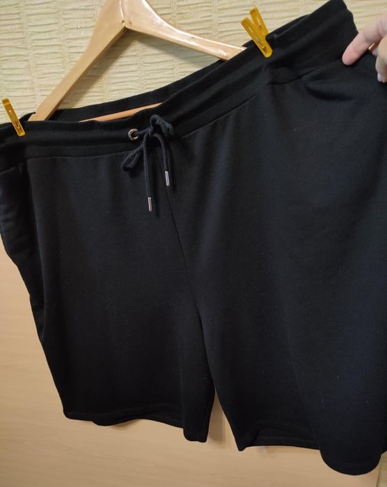 Чорні трикотажні шорти ботал