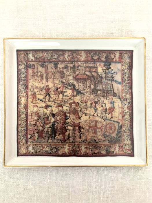 Prato cerâmica “Tapeçarias D D. João de Castro”