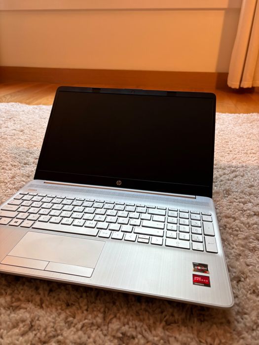 Portátil HP 15 Ryzen 3 | 8GB RAM | SSD 238GB | Bom estado