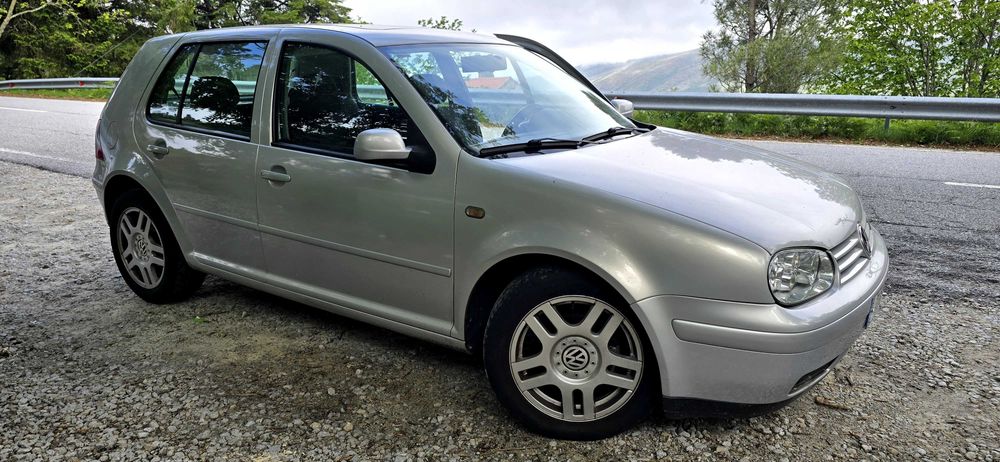 Golf IV 1600 de 1999 com 135.000km