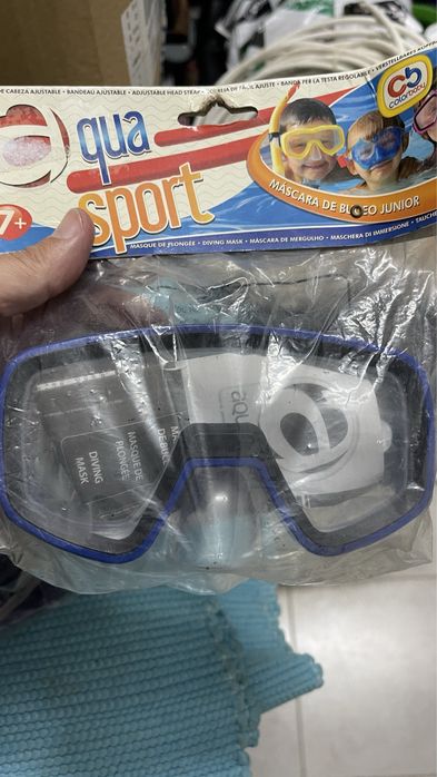 Mascara de mergulho ou piscina nova com tubo,
