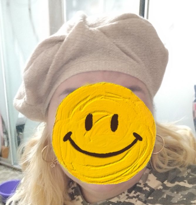 Продаю берет и такого же цвета повязка. Берет - хенд мецд..