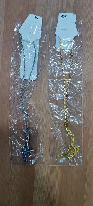 Conjunto Colares Uzi Dourado e Prateado novos