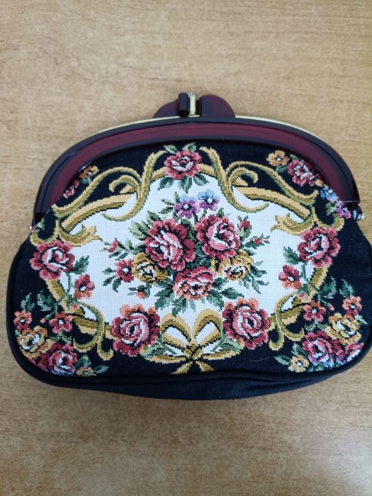 Torebka / kopertówka w stylu retro – kwiatowy wzór