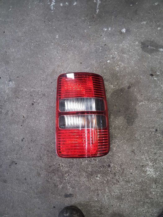vw caddy lampa tylna prawa po lifcie orginał