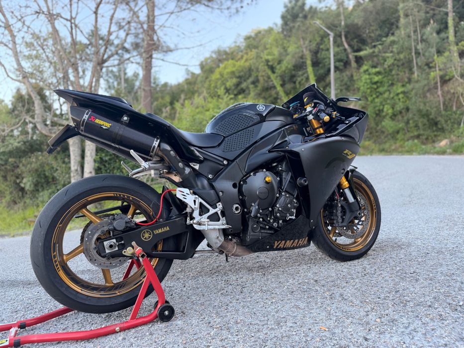 Yamaha R1 CrossPlane