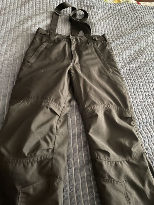 Spodnie narciarskie czarne 122/128