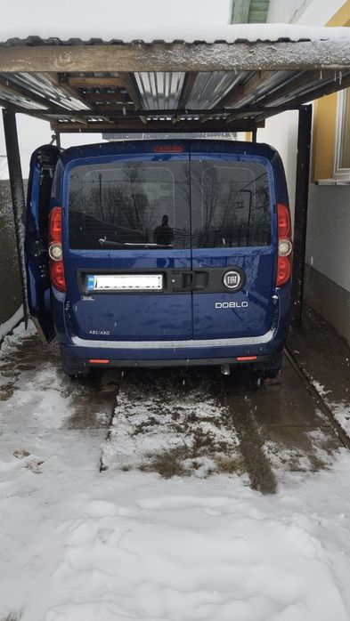 Автомобіль Фіат Добло