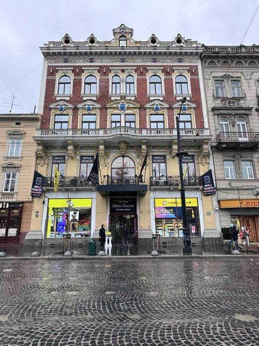 м. Львів, пр. Свободи, 27. ТЦ - готель ''Опера пасаж''