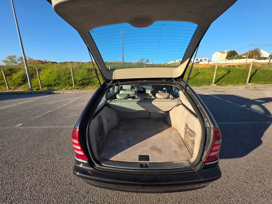 Carrinha Mercedes C220 Avantgarde Ano 2005 Mafra