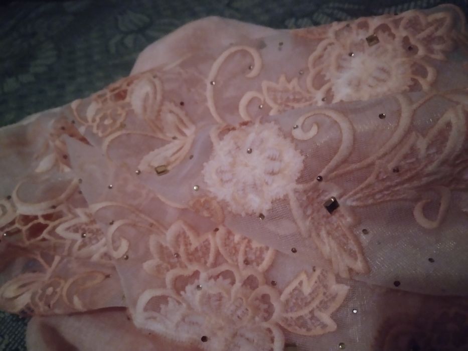 Ажурний жіночий шарфик