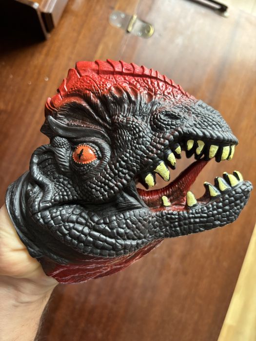 Cabeça de dinossauro para festa temática