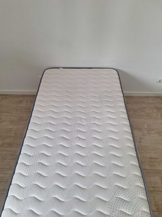 Cama e colchão incluído ( Lusocolchão - dubai)
