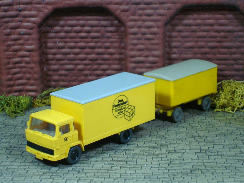 Wiking 550 - Magirus / Camião Postal c/ Reboque "Deutsche Post"/ Usado