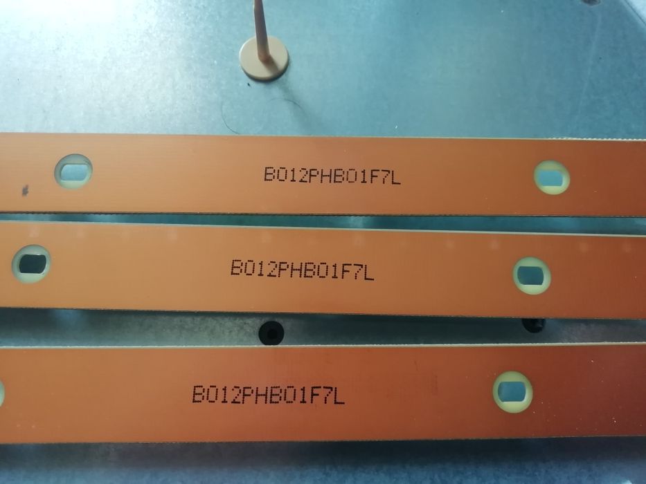 Bravis led-32e30B