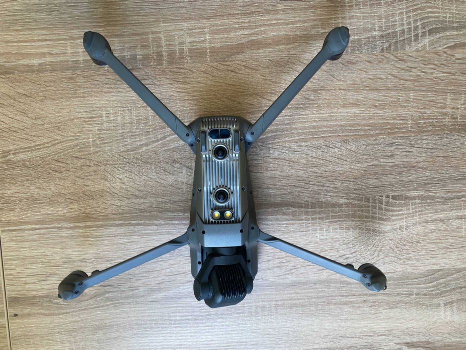 DJI Mavic 3 Б/У | Без акаунта | Прив'язаний до пульта | Обмеження для польотів зняті