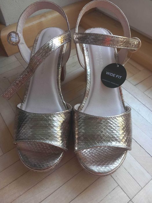 Nowe sandałki Dorothy Perkins 39