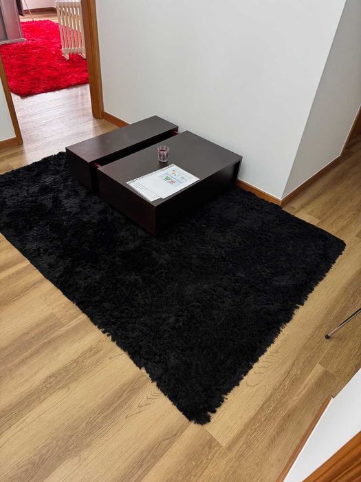 Conjunto de carpetes pretas