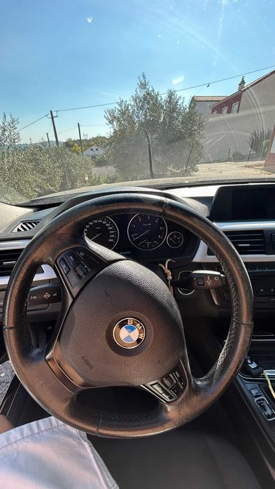 Vendo  BMW   320    ANO 2013