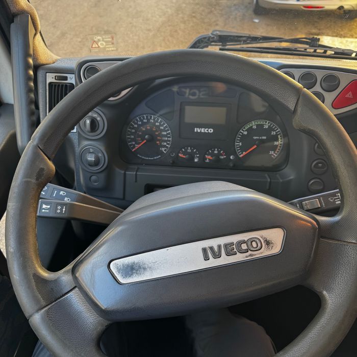 Iveco Euro Cargo em ótimo estado.