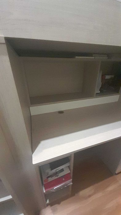 Łóżko piętrowe z biurkiem