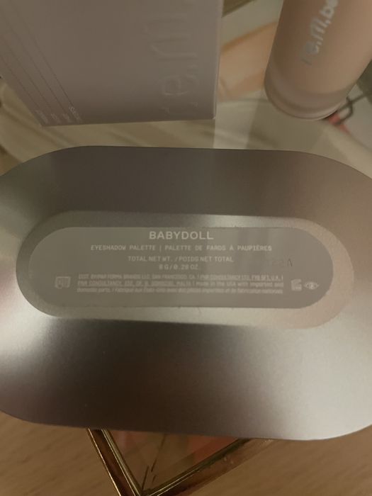 Rem Beauty podklad i paleta cieni do powiek